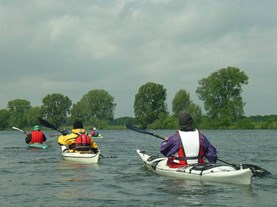 Maas bij Katwijk - kano.jpg